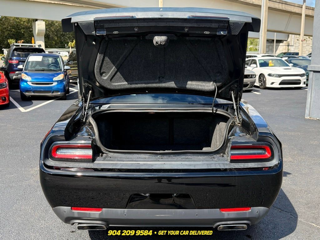 Used 2016 Dodge Challenger R/T Scat Pack w/ Leather Interior Group RWD image 30