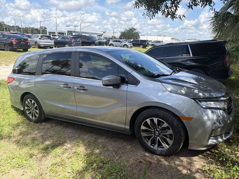 Used 2023 Honda Odyssey EX-L image 4