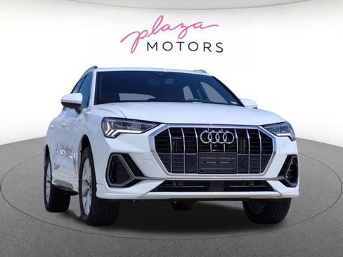 Certified 2025 Audi Q3 2.0T Premium w/ Convenience Package AWD/4WD image 3