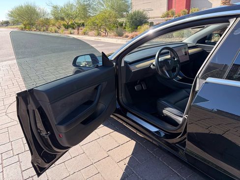 Used 2018 Tesla Model 3 Long Range RWD image 8