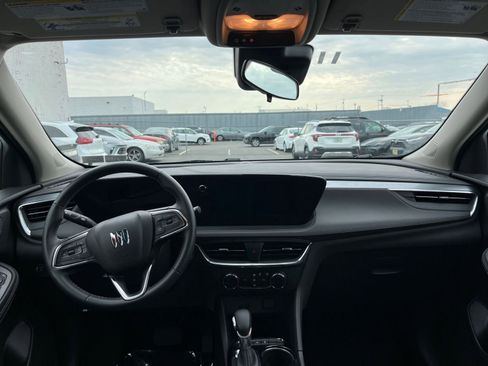 Used 2025 Buick Encore GX Preferred AWD/4WD image 32