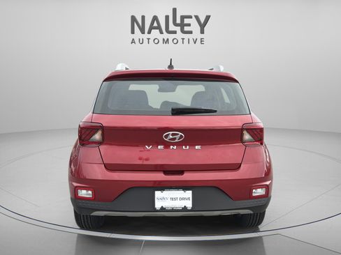 Used 2023 Hyundai Venue Limited w/ Cargo Package image 5