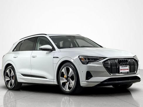 Used 2023 Audi e-tron Premium Plus w/ Premium Plus Package image 7