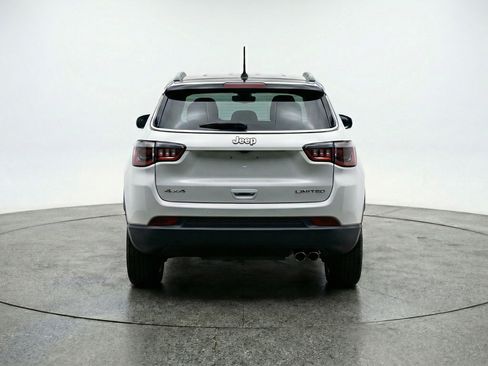 Used 2025 Jeep Compass Trailhawk image 7