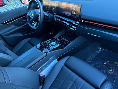 Used 2025 BMW 530i w/ M Sport Package image 16