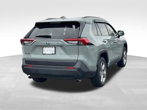Used 2021 Toyota RAV4 XLE Premium AWD/4WD image 4