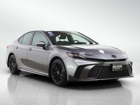 Used 2025 Toyota Camry SE w/ Multimedia Upgrade Package image 7