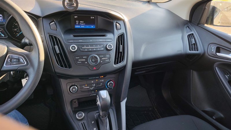 Used 2016 Ford Focus SE w/ SE Power Seat Package FWD image 6