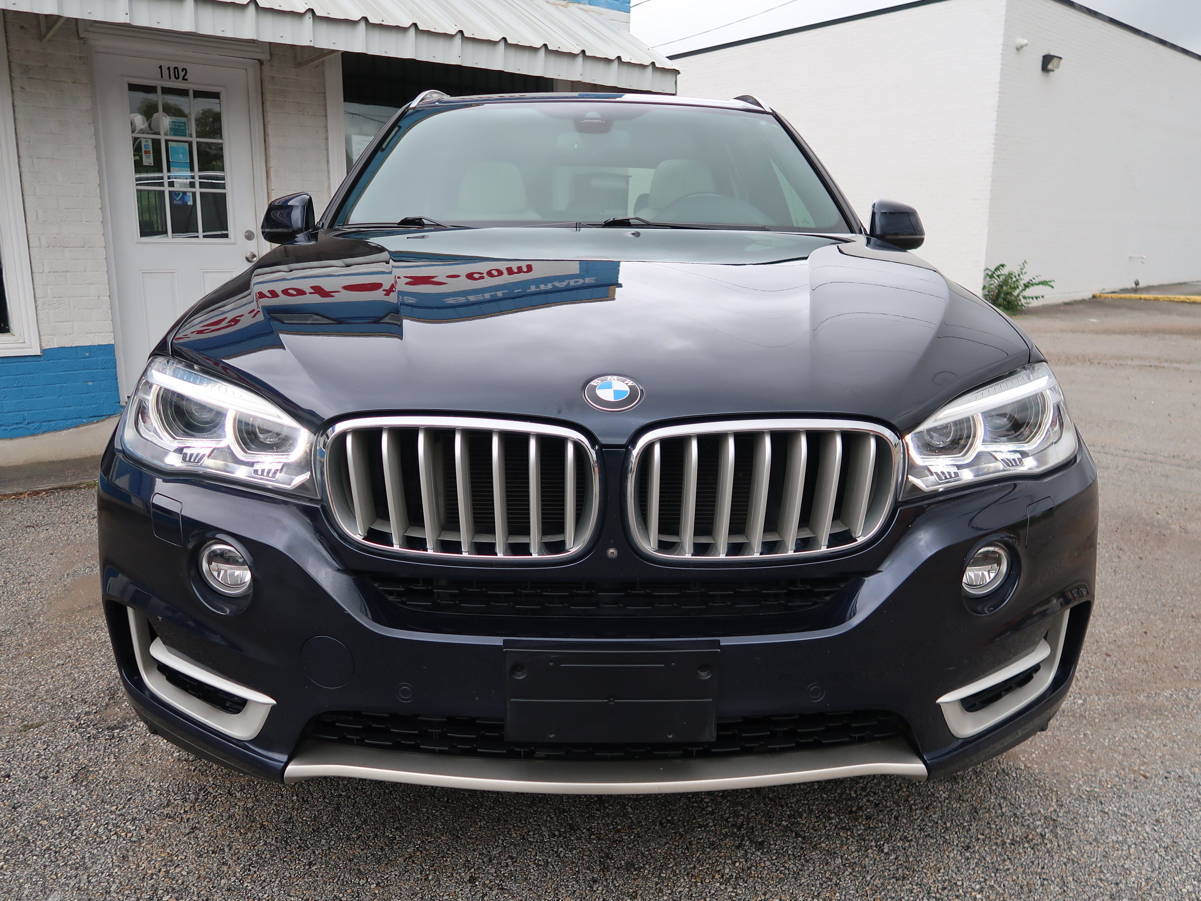 Used 2017 BMW X5 xDrive50i AWD/4WD image 9