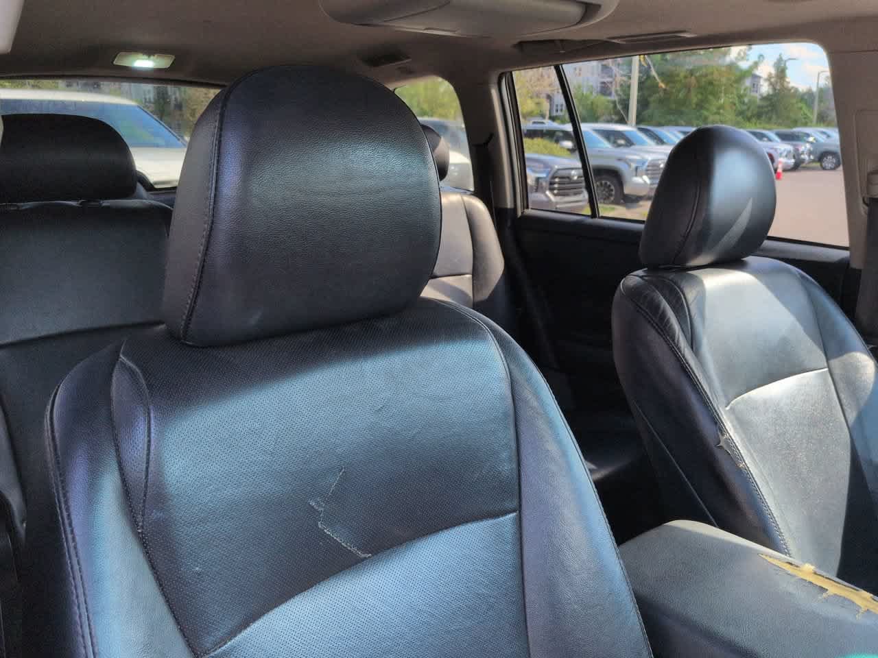Used 2011 Toyota Highlander Limited w/ Tow Pkg FWD image 7