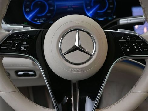 Used 2022 Mercedes-Benz EQS 580 4MATIC Sedan image 22