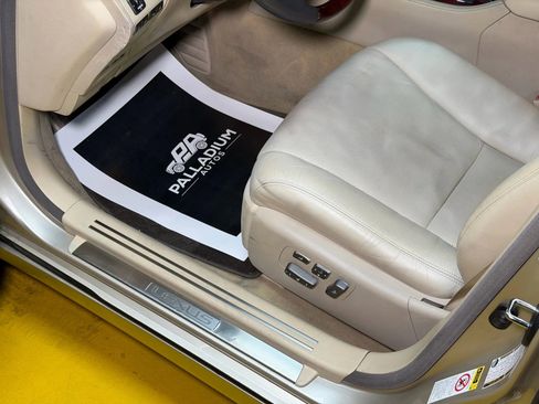 Used 2011 Lexus LS 460 image 32