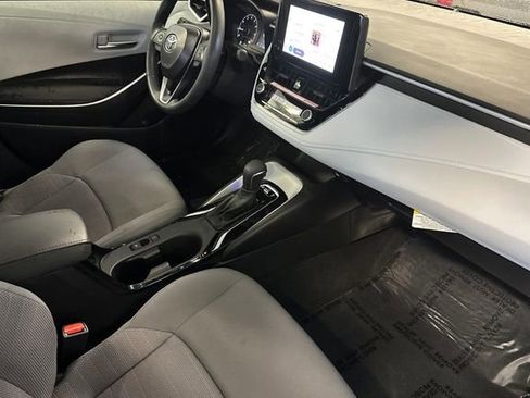 Certified 2025 Toyota Corolla SE image 19