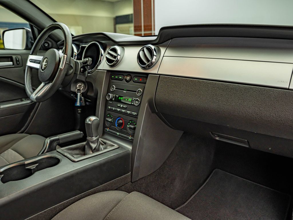 Used 2008 Ford Mustang GT RWD image 37