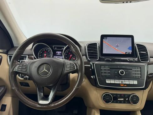 Used 2018 Mercedes-Benz GLE 350 image 3