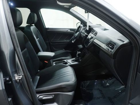 Certified 2023 Volkswagen Tiguan SE R-Line FWD image 11