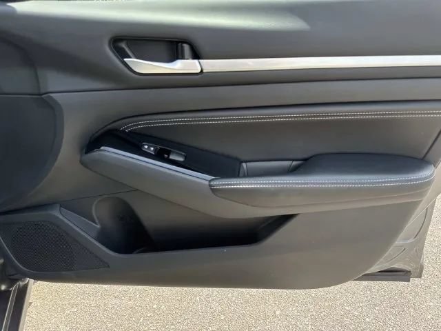 Certified 2023 Nissan Altima 2.5 SV w/ SV Premium Package FWD image 24