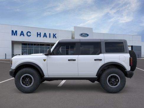 New 2026 Ford Bronco Badlands image 3