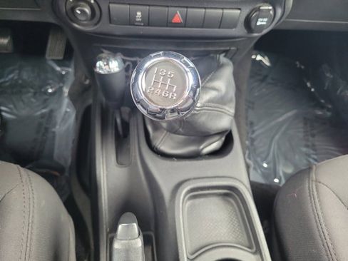 Used 2015 Jeep Wrangler Sport w/ Quick Order Package 23S AWD/4WD image 27