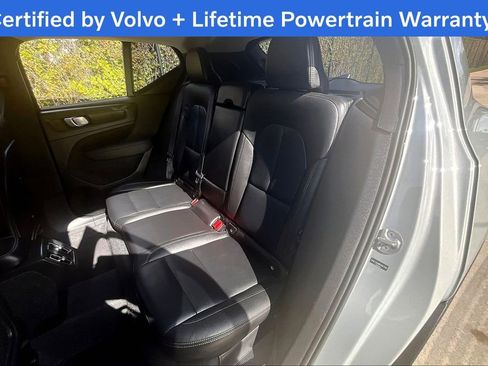 Certified 2025 Volvo XC40 B5 Core image 33