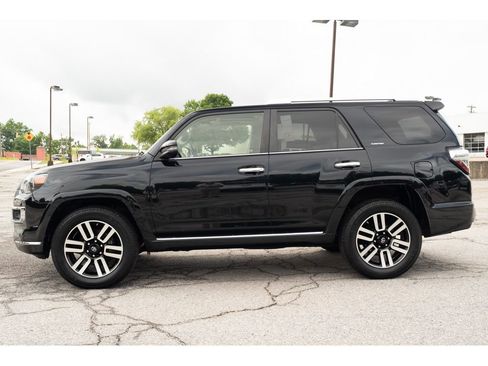 Used 2020 Toyota 4Runner 4WD image 5