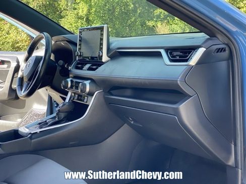 Used 2022 Toyota RAV4 SE image 20
