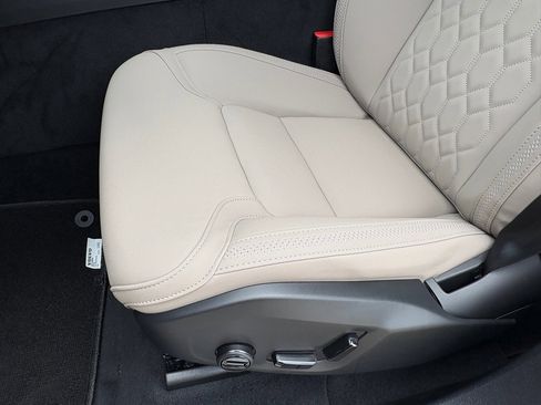 New 2026 Volvo XC60 B5 Plus w/ Protection Package Premier image 20