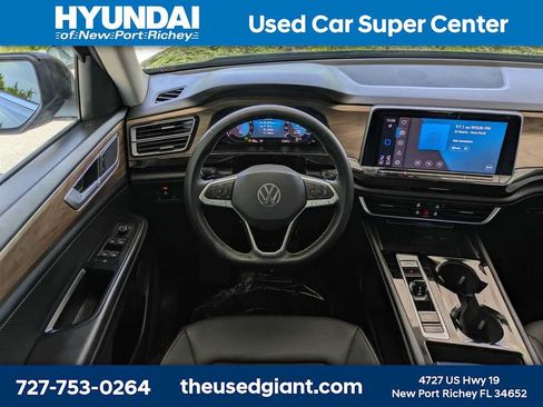 Used 2024 Volkswagen Atlas SE FWD image 21