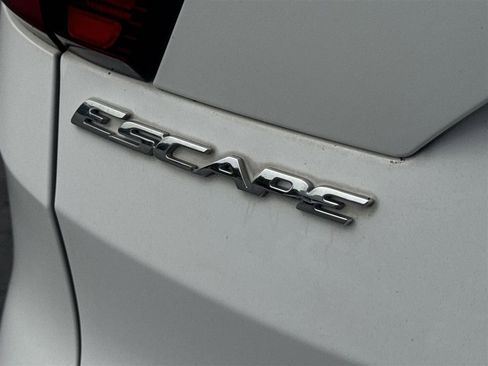 Used 2019 Ford Escape S image 33
