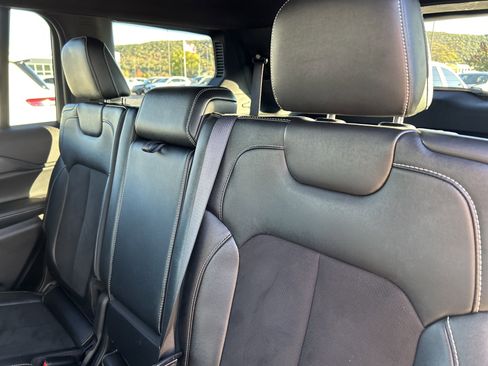 Used 2024 Jeep Grand Cherokee L Laredo image 53