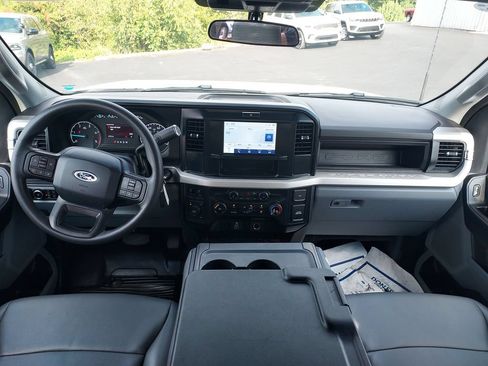Used 2025 Ford F550 4x4 Crew Cab Super Duty image 15