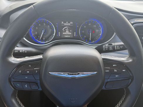 Used 2018 Chrysler Pacifica Touring Plus w/ S Appearance Package FWD image 34