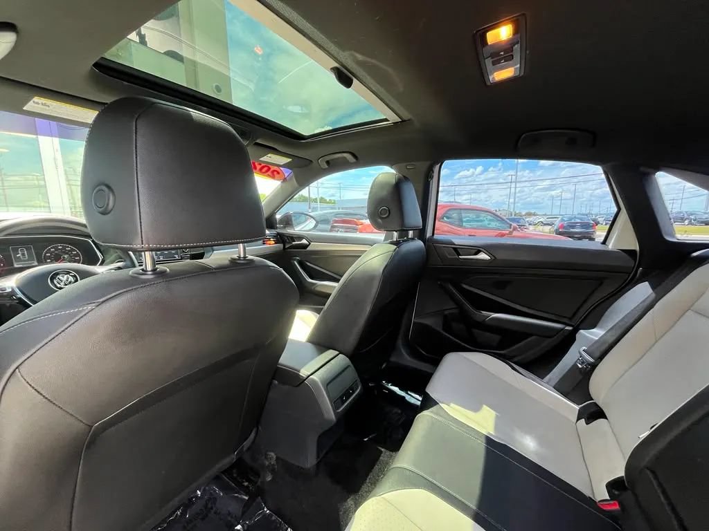 Used 2021 Volkswagen Jetta R-Line w/ R-Line Cold Weather Package FWD image 30
