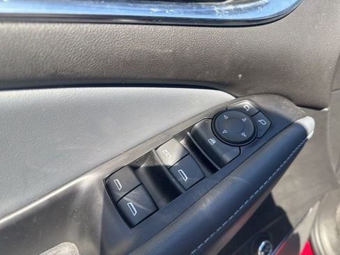 Used 2023 Buick Enclave Essence w/ Sport Touring Edition image 9