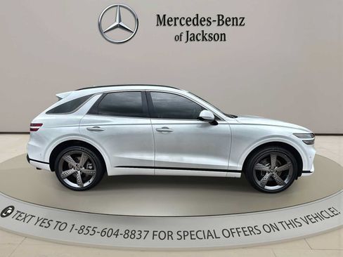 Used 2022 Genesis GV70 3.5T Sport w/ Sport Prestige Package AWD/4WD image 9