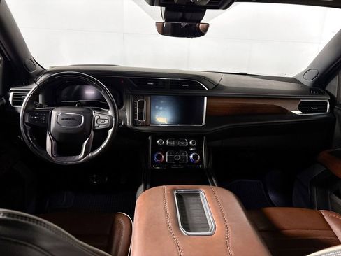 Used 2023 GMC Yukon Denali Ultimate image 12