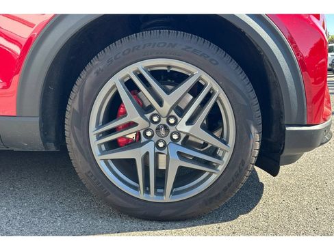 Used 2025 Ford Explorer ST RWD image 9