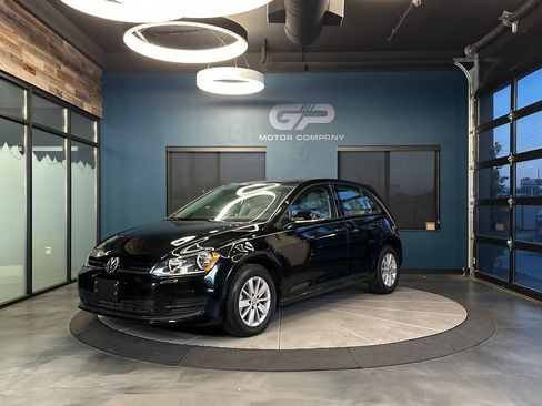 Used 2016 Volkswagen Golf S FWD image 7