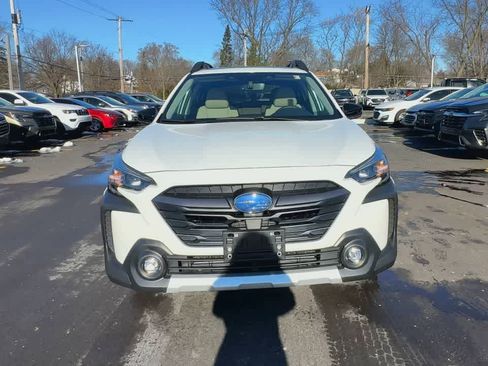 Certified 2025 Subaru Outback Limited image 3