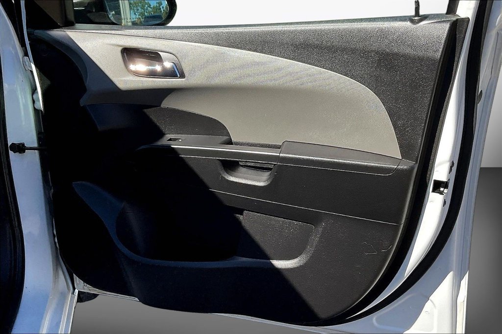 Used 2015 Chevrolet Sonic LT FWD image 26