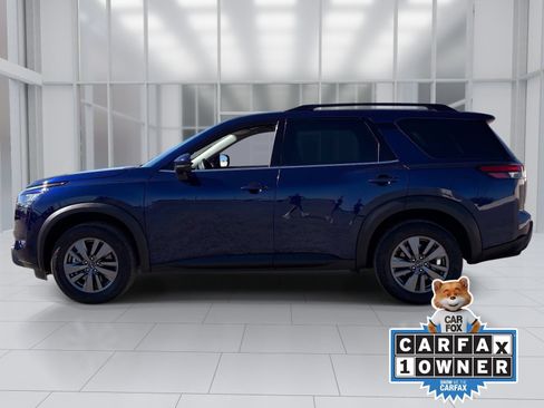 Certified 2025 Nissan Pathfinder SV FWD image 3