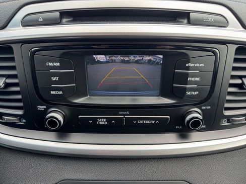 Used 2016 Kia Sorento AWD w/ LX Convenience Package image 18