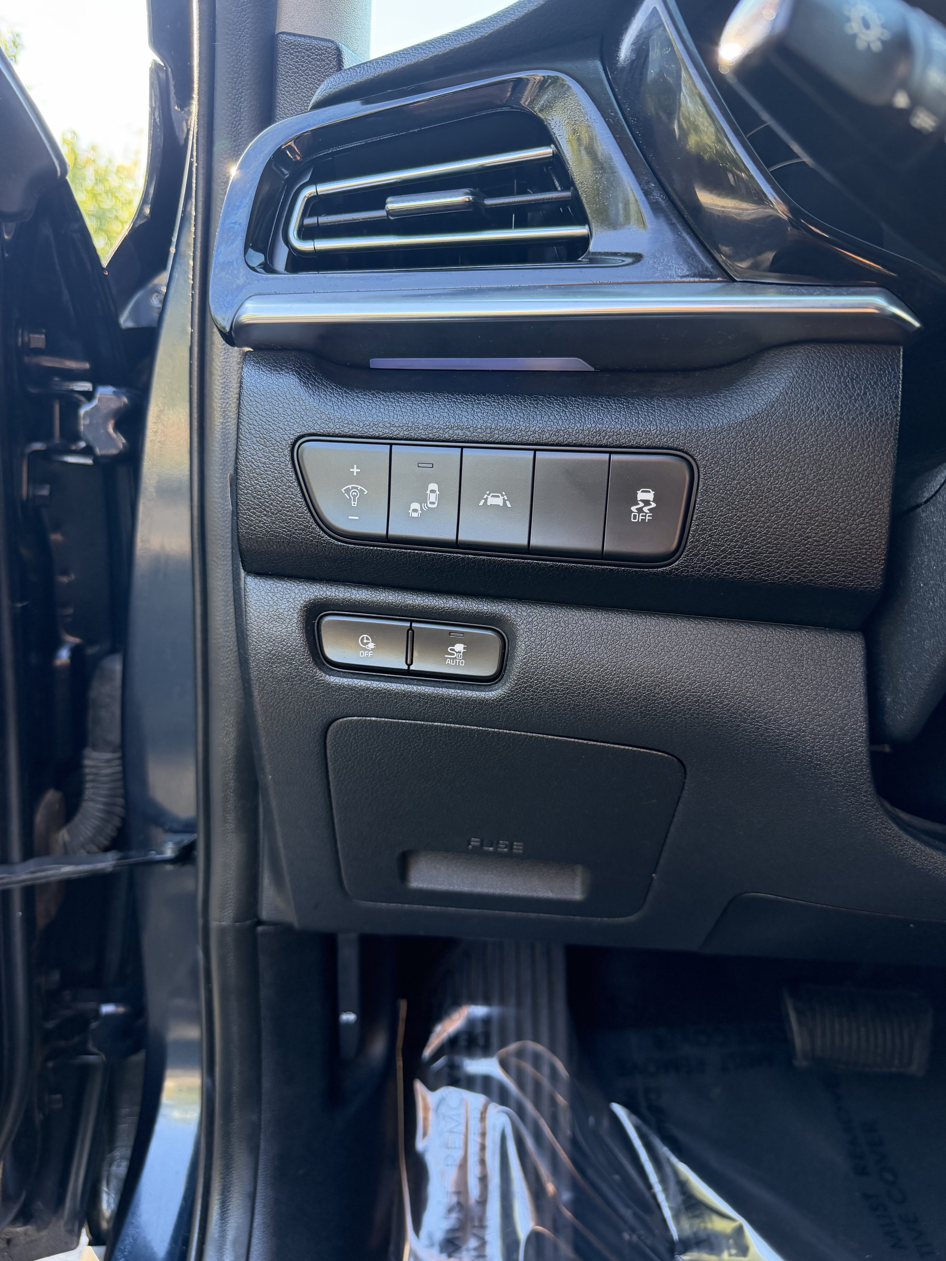 Used 2022 Kia Niro EX Premium FWD image 23
