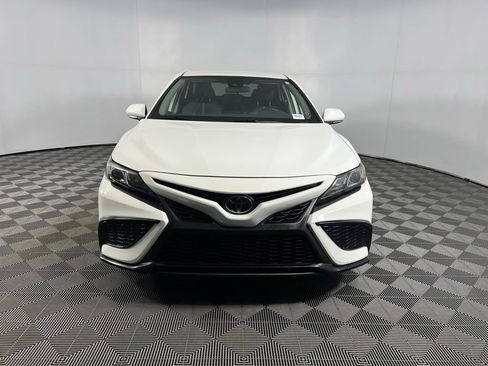 Used 2022 Toyota Camry SE image 11