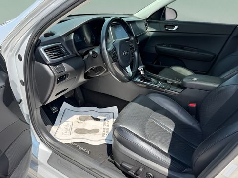 Used 2017 Kia Optima EX w/ Premium Package FWD image 8