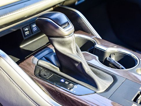 Certified 2022 Toyota Highlander Platinum image 24