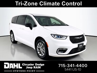 New 2026 Chrysler Pacifica Select