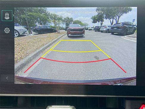 Used 2025 Kia Carnival FWD image 14