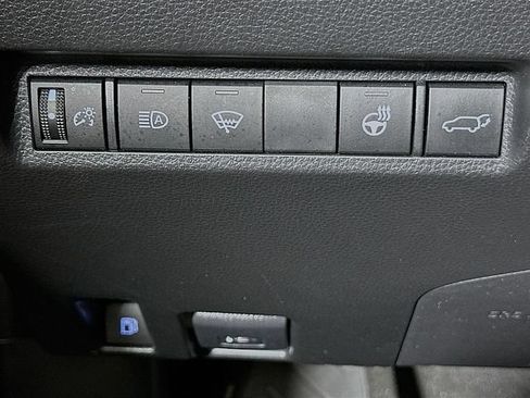 Used 2022 Toyota RAV4 XSE w/ XSE Grade Weather Package AWD/4WD image 10