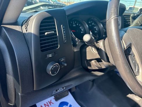 Used 2010 GMC Sierra 2500 SLE w/ SLE Preferred Package AWD/4WD image 17